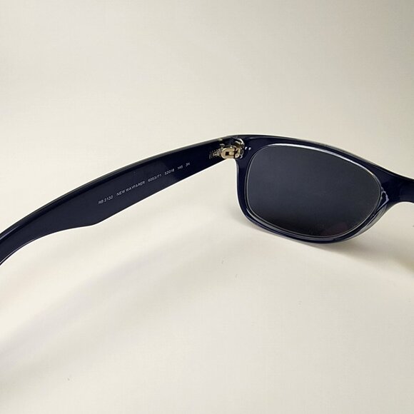 Ray Ban New Wayfarer (RB 2132) Blue Sun Glasses Size 52-18-145 - Picture 6 of 9